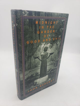 Item #11583 Midnight in the Garden of Good and Evil. John Berendt