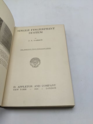 Single Fingerprint System (The Berkeley Police Monograph Series)